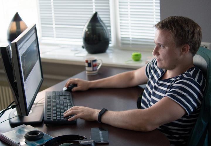 vuejs-vs-react-for-javascript-custom-software